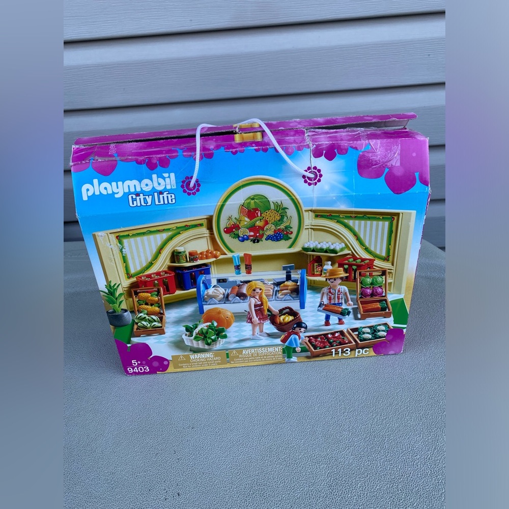 Playmobil City Life Grocery Shop with Shoppers Complete